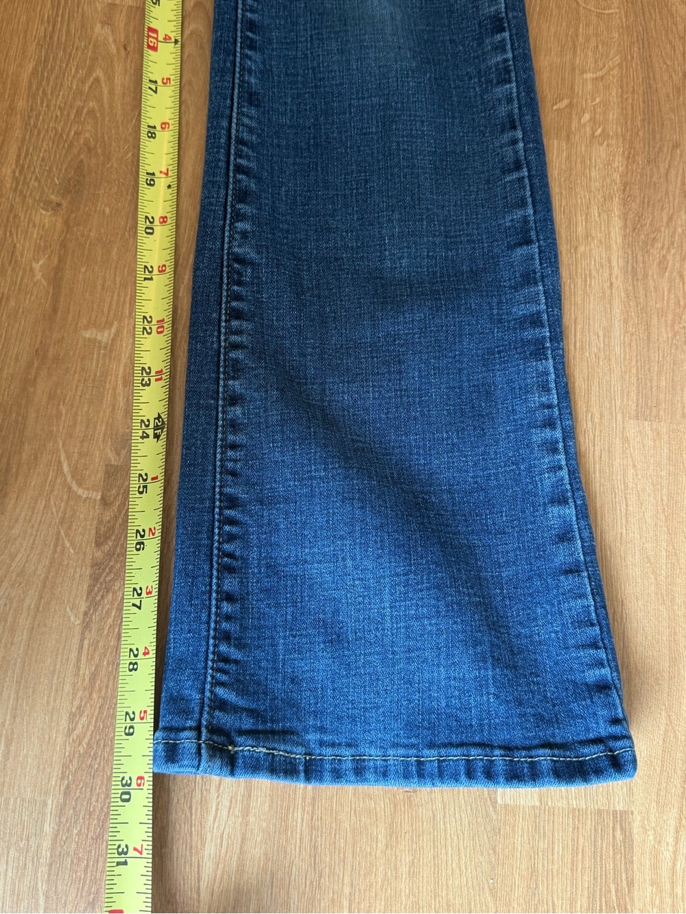 Levi's 725 High Rise Bootcut Jeans Mid Wash Denim Size 27 Slim Fit - Picture 9 of 10